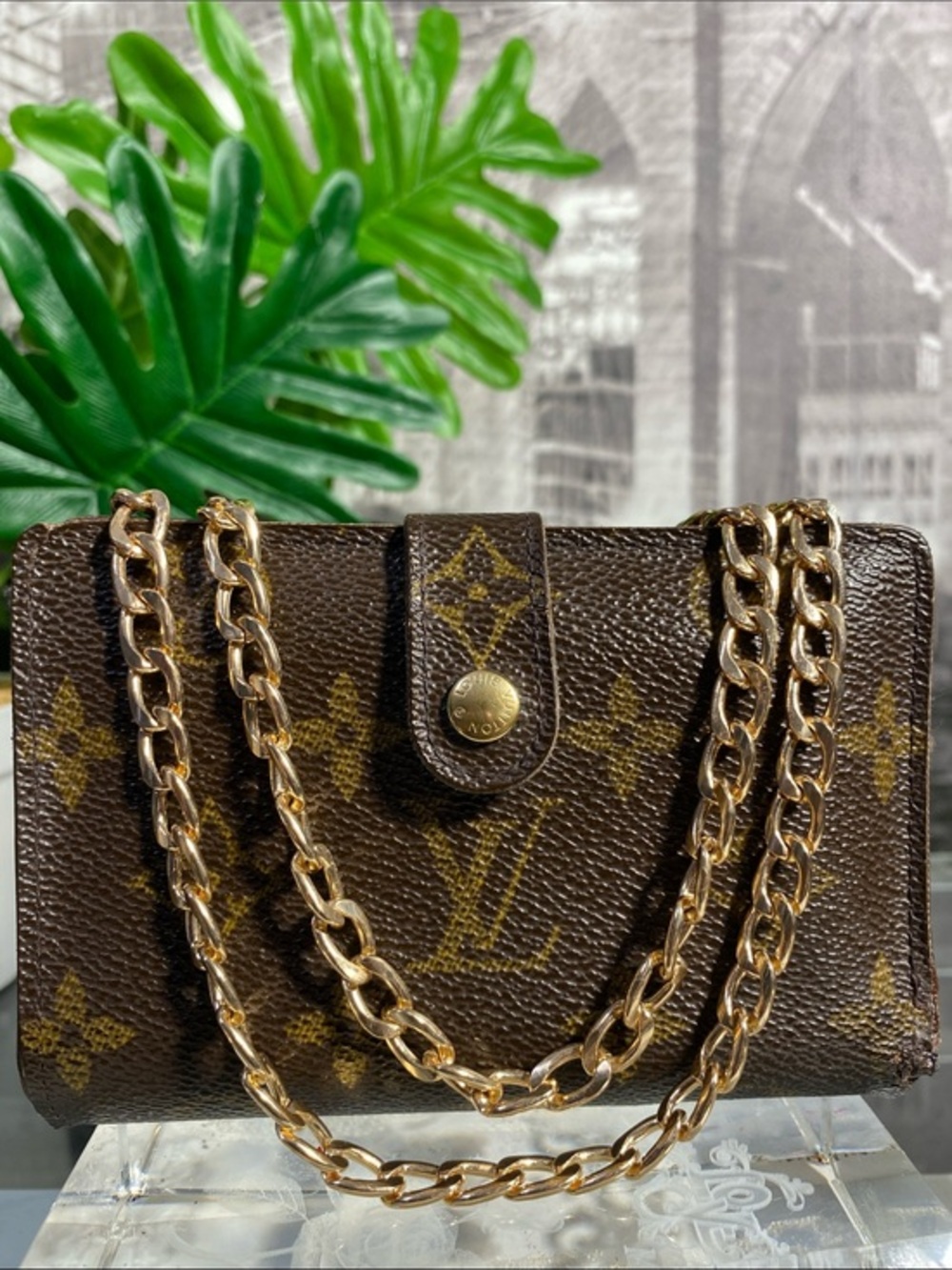 Authentic Louis Vuitton Vintage Monogram Kisslock Wallet